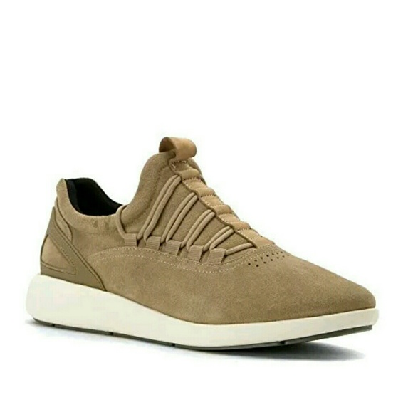 sneakers beige